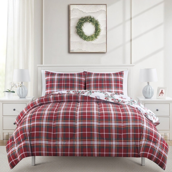 SALE ** Festive Holiday Bedding Set - Green and Red - Picture 2 of 7